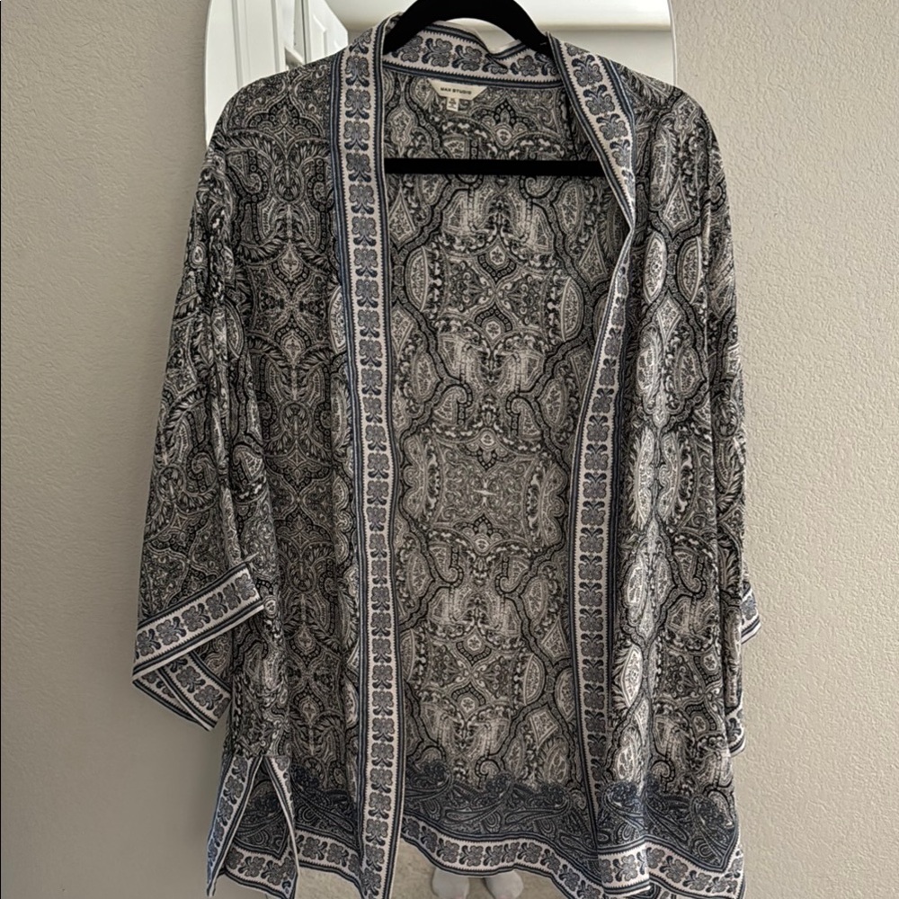 Max Studio Black and White Paisley Kimono